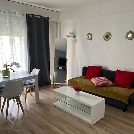 Bel Appartement Proche Tour Eiffel Paris Exterior photo